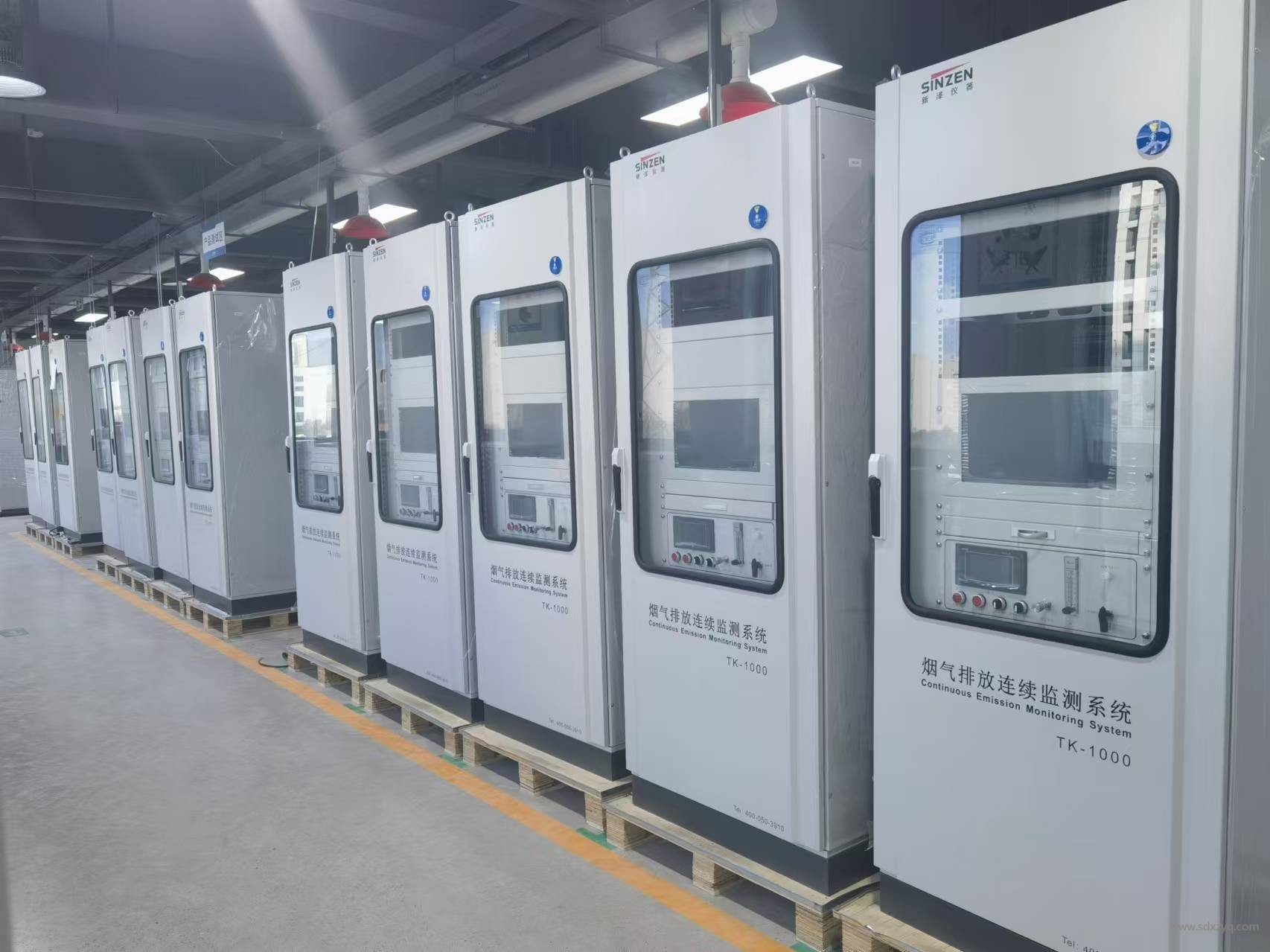煙氣在線(xiàn)監(jiān)測(cè)系統(tǒng).jpg